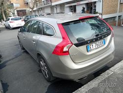 Usata 2015 Volvo V60 CC Station wagon | 7800 €