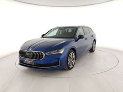 Blu Nuova 2025 Skoda Superb Style Station wagon | 41.300 € (Buon prezzo)