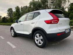 Bianco Usata 2021 Volvo XC40 Momentum SUV | 21.500 € (Ottimo prezzo)