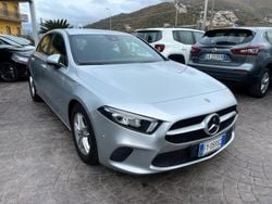 Argento Usata 2019 Mercedes A180 Business Tre volumi | 19.500 € (Buon prezzo)