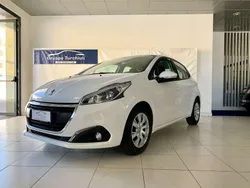 Bianco Usata 2016 Peugeot 208 Active Due volumi | 8800 € (Buon prezzo)