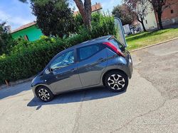 Grigio Usata 2021 Toyota Aygo Connect Style Due volumi | 11.700 € (Buon prezzo)