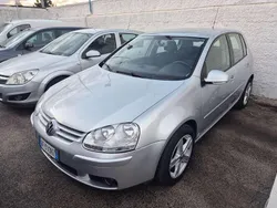 Argento Usata 2007 VW Golf V Comfortline Tre volumi | 3900 € (Buon prezzo)