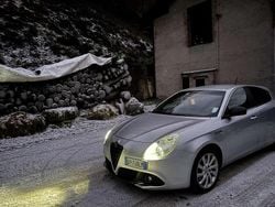 Argento Usata 2012 Alfa Romeo Giulietta Due volumi | 6500 € (Buon prezzo)