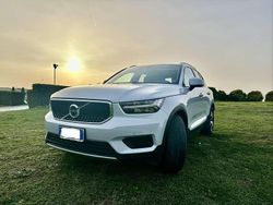 Usata 2022 Volvo XC40 Momentum SUV | 25.000 € (Buon prezzo)
