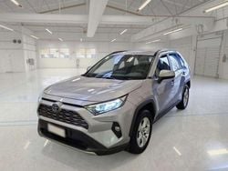 Argento Usata 2019 Toyota RAV4 Hybrid Business Edition SUV | 20.950 € (Buon prezzo)