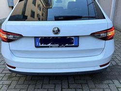 Usata 2016 Skoda Superb Ambition Station wagon | 15.000 € (Cara)