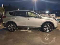 Argento Usata 2015 Toyota RAV4 Style SUV | 12.500 € (Buon prezzo)