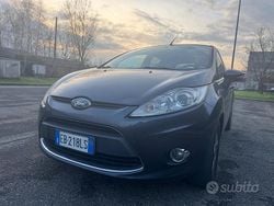 Marrone Usata 2010 Ford Fiesta Titanium Tre volumi | 3990 € (Buon prezzo)