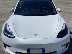 Bianco Usata 2023 Tesla Model 3 Standard Range Tre volumi | 29.500 € (Ottimo prezzo)