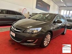 Grigio Usata 2015 Opel Astra Cosmo Station wagon | 8500 € (Buon prezzo)