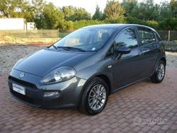 Grigio scuro Usata 2012 Fiat Punto Lounge Tre volumi | 5000 € (Buon prezzo)