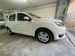 Bianco Usata 2013 Dacia Sandero Lauréate Due volumi | 5900 € (Buon prezzo)