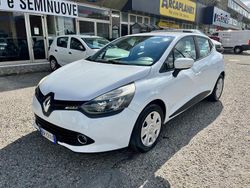 Beige Usata 2013 Renault Clio IV Tre volumi | 5900 € (Cara)