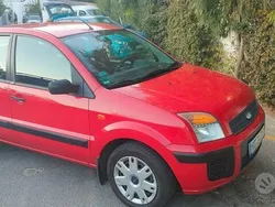 Usata 2008 Ford Fusion Tre volumi | 3000 € (Buon prezzo)