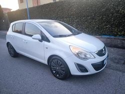 Bianco Usata 2011 Opel Corsa Cosmo Due volumi | 3900 € (Buon prezzo)