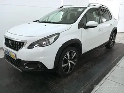 Bianco metallizzato Usata 2017 Peugeot 2008 Allure SUV | 9970 € (Ottimo prezzo)