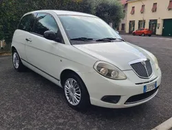 Bianco Usata 2011 Lancia Ypsilon Platinum Due volumi | 3599 € (Ottimo prezzo)