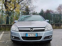 Grigio Usata 2005 Opel Astra Tre volumi | 600 € (Ottimo prezzo)