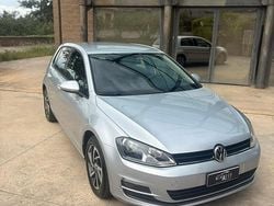 Grigio Usata 2015 VW Golf VII Tre volumi | 7999 € (Buon prezzo)