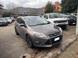 Grigio Usata 2014 Ford Focus Tre volumi | 7700 € (Buon prezzo)