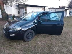 Nero Usata 2011 Fiat Punto Tre volumi | 3000 € (Buon prezzo)