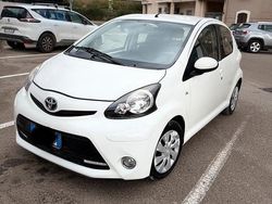Bianco Usata 2014 Toyota Aygo Due volumi | 6500 € (Buon prezzo)