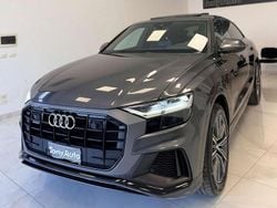 Grigio scuro Usata 2020 Audi Q8 S-Line SUV | 46.000 € (Buon prezzo)