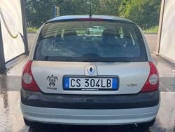 Usata 2004 Renault Clio II Authentique Tre volumi | 3300 € (Molto cara)