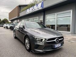 Gray Usata 2019 Mercedes A160 Business Tre volumi | 19.900 € (Buon prezzo)