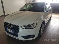 Bianco Usata 2015 Audi A3 Attraction Tre volumi | 9990 € (Buon prezzo)