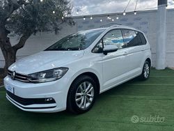 Bianco Usata 2019 VW Touran Executive Monovolume | 16.500 € (Cara)