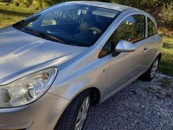 Argento Usata 2009 Opel Corsa Enjoy Tre volumi | 1500 € (Ottimo prezzo)