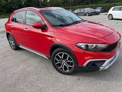 Rosso Usata 2023 Fiat Tipo Cross Tre volumi | 15.500 € (Cara)