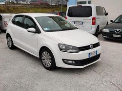 Nero Usata 2013 VW Polo Comfortline Tre volumi | 9500 € (Buon prezzo)