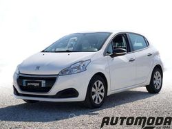 Bianco pastello Usata 2017 Peugeot 208 Due volumi | 8990 € (Buon prezzo)