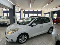 Bianco Usata 2010 Renault Scénic III Luxe Monovolume | 3900 € (Buon prezzo)