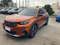 Arancione Usata 2022 Peugeot 2008 Allure SUV | 17.950 € (Buon prezzo)
