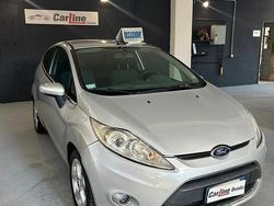 Grigio Usata 2012 Ford Fiesta Due volumi | 3900 € (Buon prezzo)