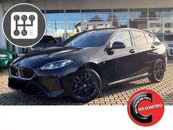 Black sapphire metallic Usata 2024 BMW 118 M Sport Due volumi | 31.990 € (Buon prezzo)
