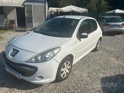 Bianco Usata 2012 Peugeot 206 Tre volumi | 3300 € (Buon prezzo)