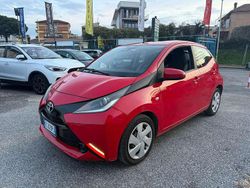 Rosso Usata 2016 Toyota Aygo Due volumi | 8900 € (Ottimo prezzo)