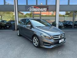 Grigio Usata 2017 Mercedes B200 Executive Monovolume | 13.890 € (Buon prezzo)