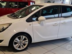 Bianco Usata 2015 Opel Meriva Cosmo Monovolume | 3900 € (Ottimo prezzo)