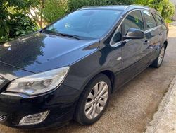 Nero Usata 2011 Opel Astra Cosmo Station wagon | 3200 € (Molto cara)