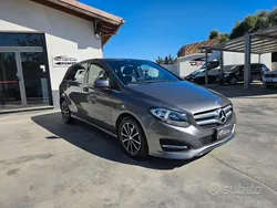 Grigio Usata 2016 Mercedes B220 Monovolume | 12.200 € (Buon prezzo)