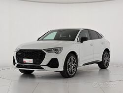 2y bianco ghiacciaio metallizz Nuova 2025 Audi Q3 Sportback S-Line SUV | 57.800 € (Molto cara)