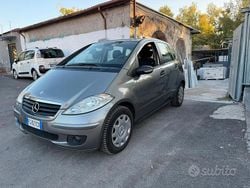Grigio Usata 2008 Mercedes A160 Elegance Tre volumi | 3300 € (Buon prezzo)