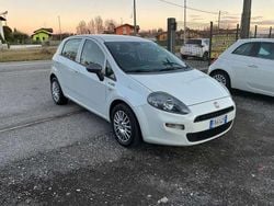 Usata 2015 Fiat Punto Lounge Tre volumi | 3999 € (Buon prezzo)