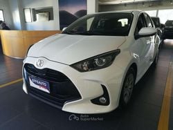 Bianco Usata 2023 Toyota Yaris Active Tre volumi | 13.990 € (Buon prezzo)
